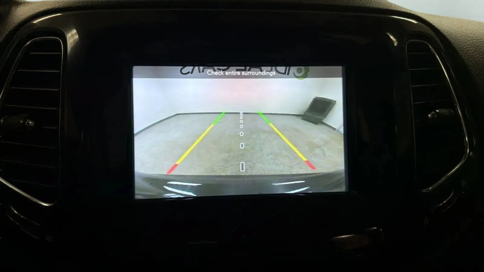 Used 2018 Jeep Compass Latitude w/ Popular Equipment Group FWD image 14