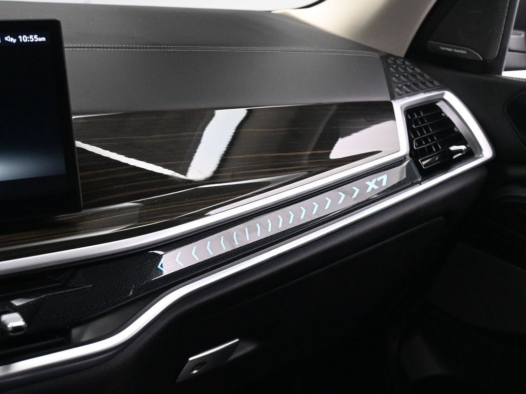 Used 2023 BMW X7 xDrive40i w/ Premium Package AWD/4WD image 45