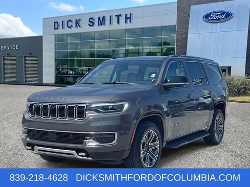 Used 2024 Jeep Wagoneer Series II w/ HD Trailer Tow Package image 3