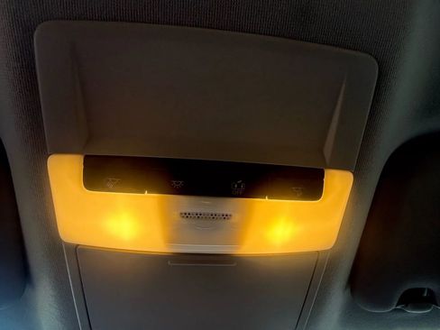 Used 2020 Nissan Sentra SV w/ Lighting Package image 32