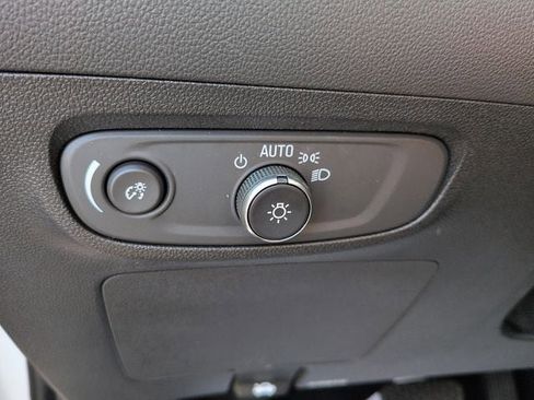 Used 2025 Buick Encore GX Preferred AWD/4WD image 17