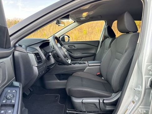 Used 2024 Nissan Rogue S image 13