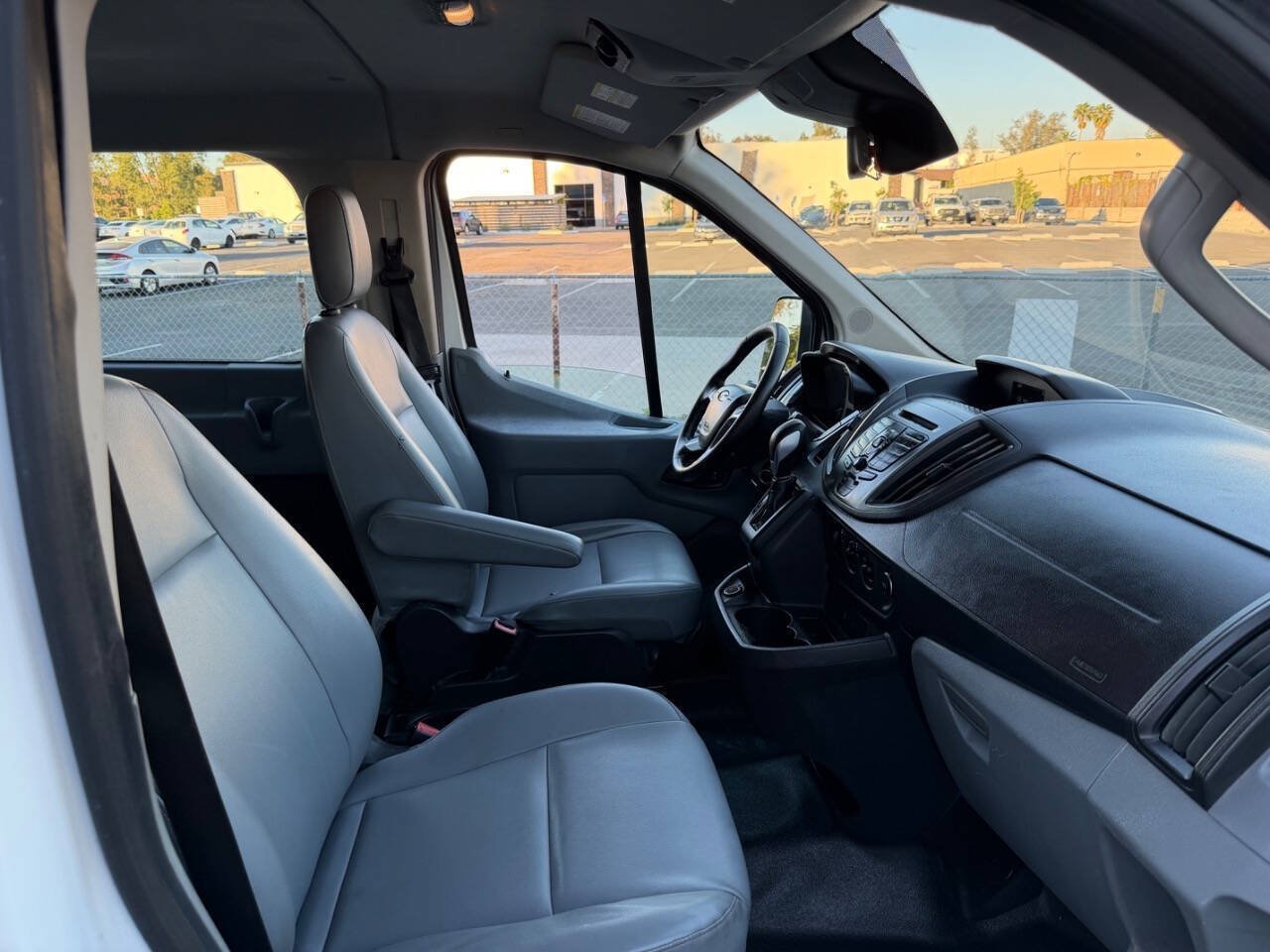 Used 2017 Ford Transit 350 XL RWD image 24