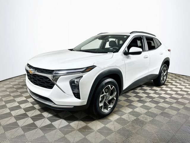 Used 2025 Chevrolet Trax LT FWD image 7