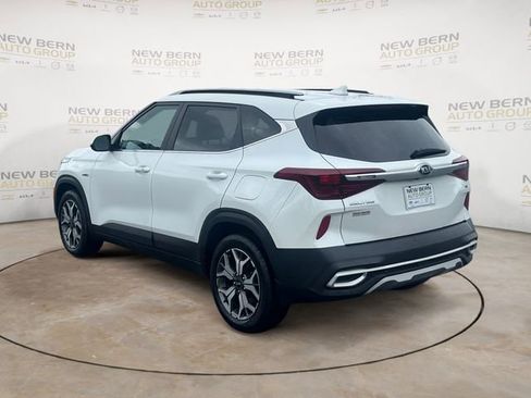 Used 2021 Kia Seltos EX AWD/4WD image 3