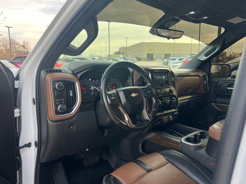 Used 2020 Chevrolet Silverado 1500 High Country w/ Technology Package image 21