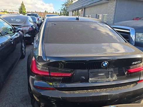 Used 2021 BMW 330i Sedan w/ M Sport Package RWD image 3
