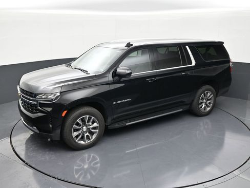 Used 2022 Chevrolet Suburban LS w/ Driver Alert Package RWD image 12