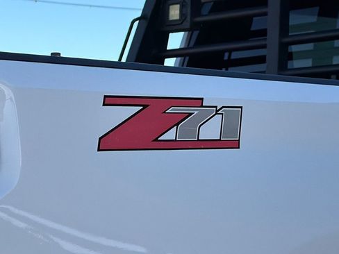 Used 2023 Chevrolet Silverado 2500 LT w/ Convenience Package image 11