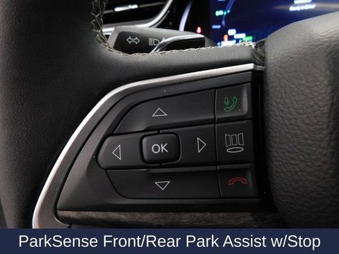 Used 2023 Jeep Grand Cherokee 4WD 4xe w/ Luxury Tech Group II image 32