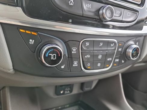 Used 2020 Chevrolet Traverse Premier FWD image 28