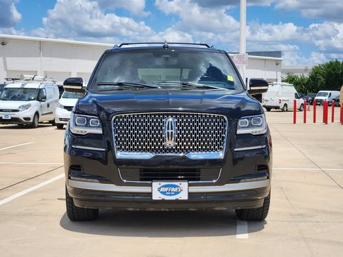 Used 2023 Lincoln Navigator L Reserve AWD/4WD image 2