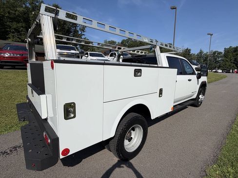 Used 2023 GMC Sierra 3500 Pro w/ Convenience Package AWD/4WD image 10