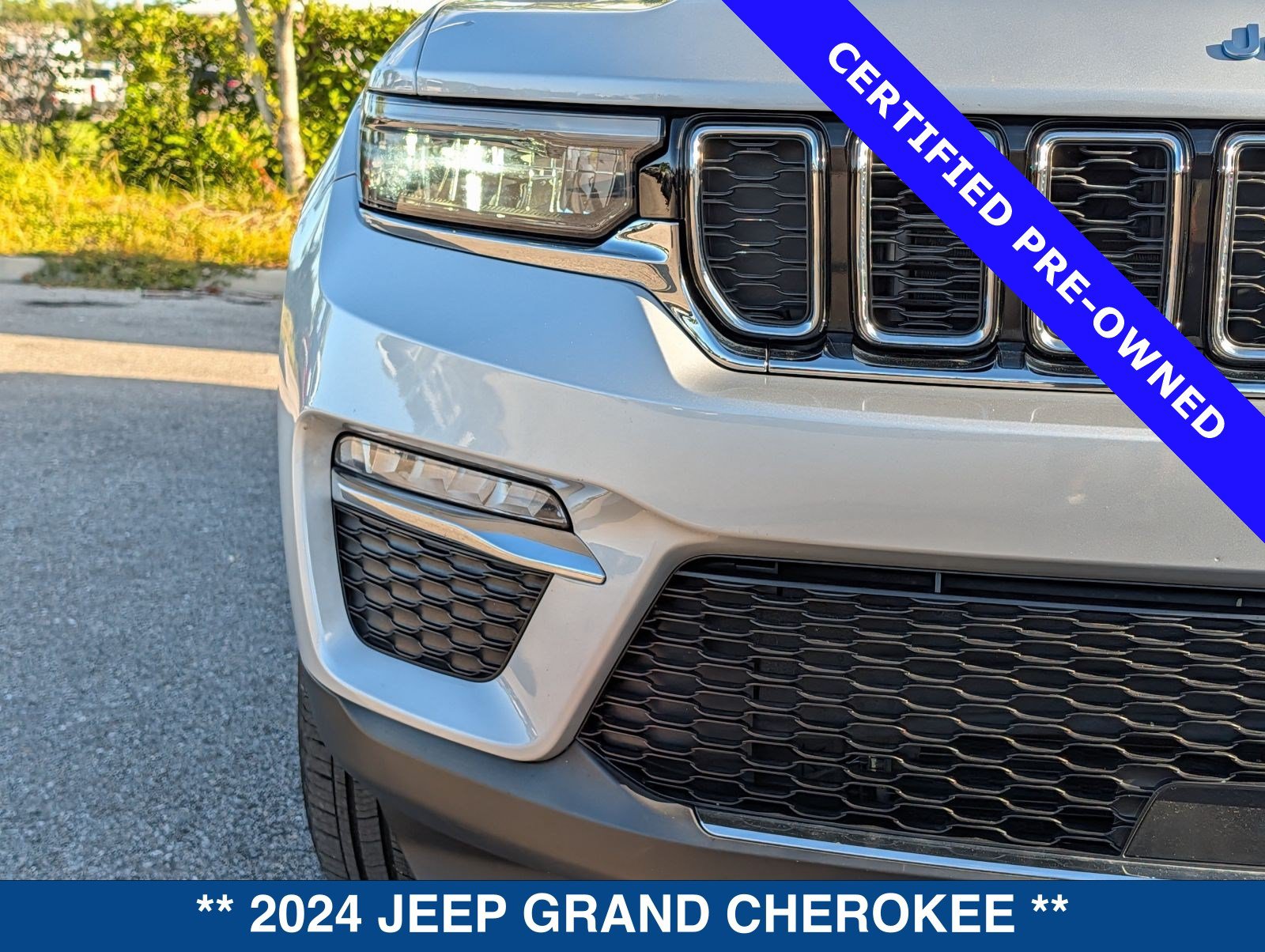 Used 2024 Jeep Grand Cherokee Limited 4xe AWD/4WD image 10