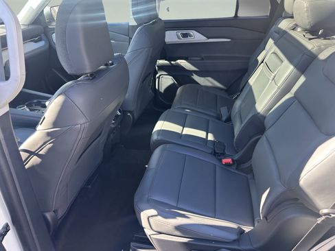 New 2025 Ford Explorer Active w/ Active Comfort Package image 9