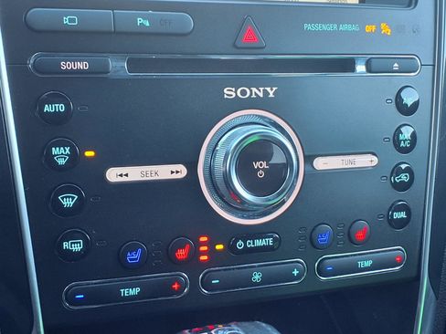 Used 2018 Ford Explorer Limited image 15