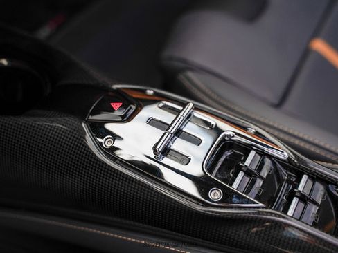 Used 2024 Ferrari SF90 Spider image 36