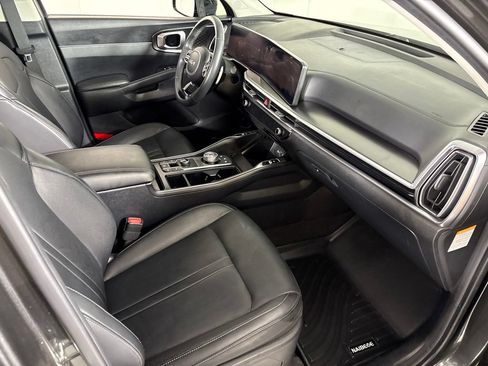 Used 2025 Kia Sorento EX AWD/4WD image 20