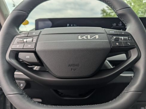 New 2026 Kia K4 EX FWD image 30