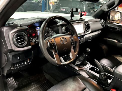 Used 2023 Toyota Tacoma TRD Off-Road image 16