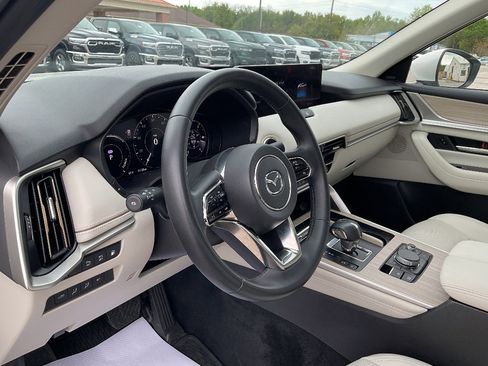 Used 2025 MAZDA CX-90 Plug-In Hybrid w/ Premium Plus AWD/4WD image 10