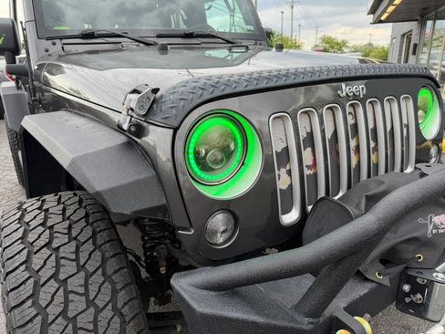 Used 2018 Jeep Wrangler Unlimited Sahara image 54
