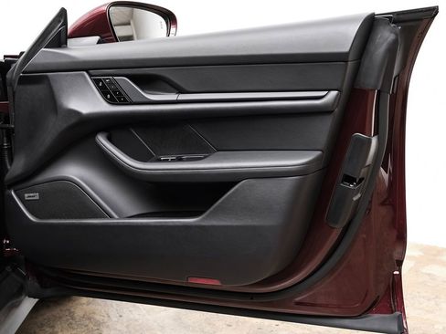 Used 2021 Porsche Taycan 4S w/ Premium Package image 43