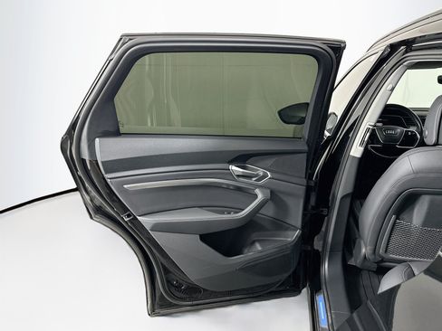 Used 2022 Audi e-tron Premium AWD/4WD image 26