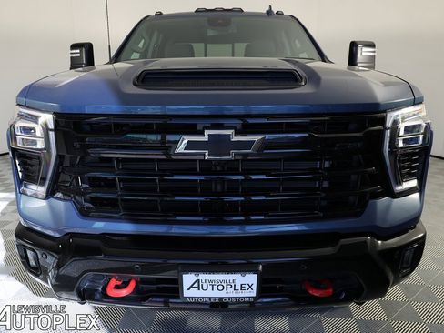 Used 2025 Chevrolet Silverado 2500 LTZ w/ Trail Boss Package image 2