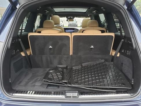 Used 2024 Mercedes-Benz GLS 450 4MATIC image 9