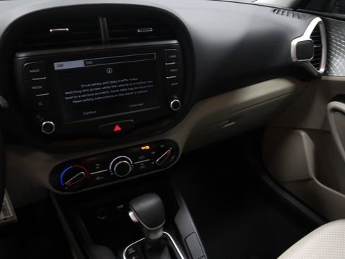 Used 2025 Kia Soul LX w/ LX Technology Package image 28