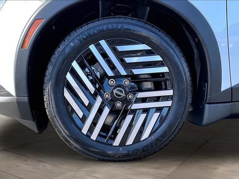New 2026 Nissan Leaf SV+ w/ Floor Mat Package (SV+) FWD image 12