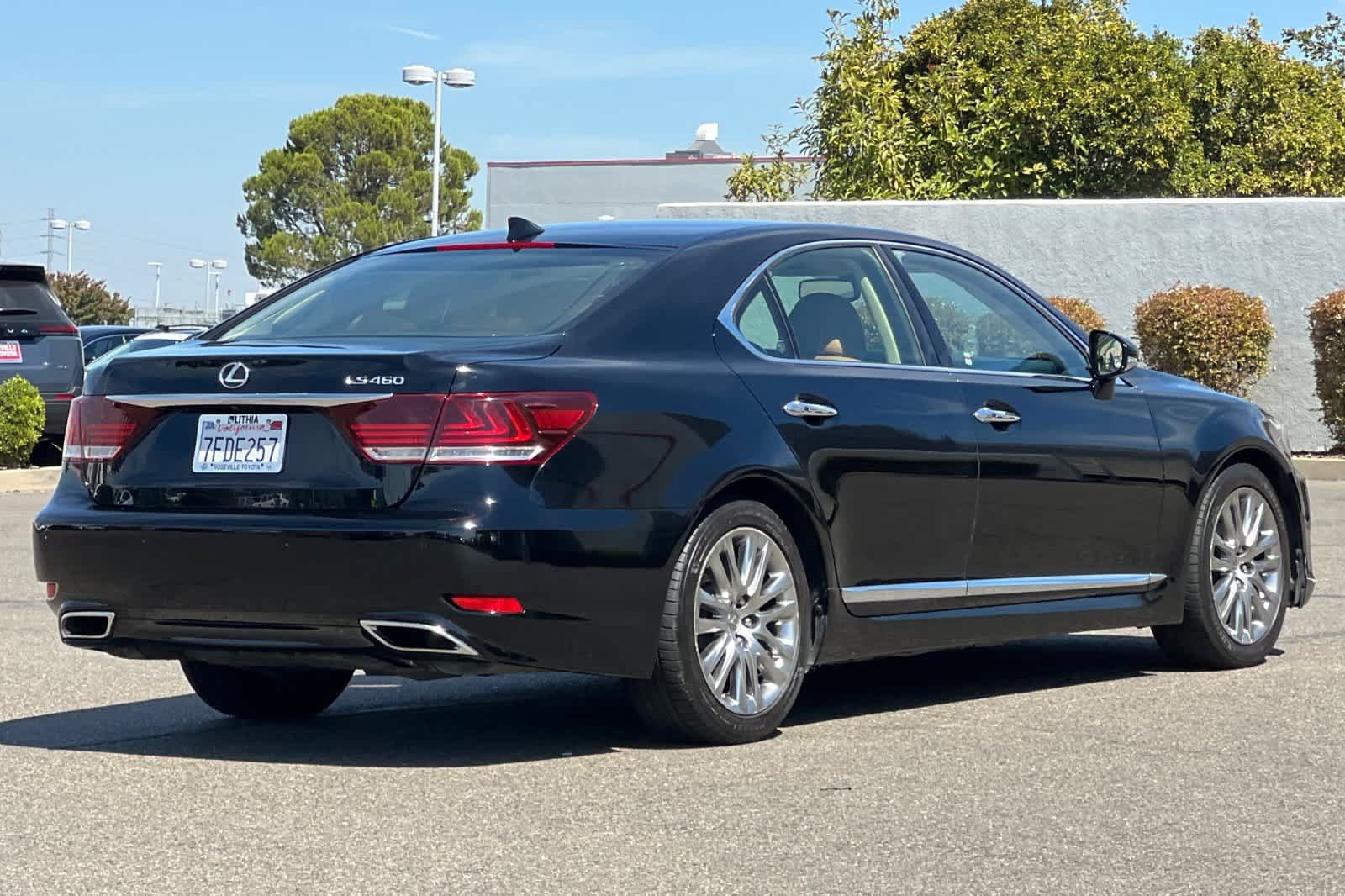 Used 2014 Lexus LS 460 w/ Comfort Package RWD image 2