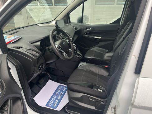 Used 2016 Ford Transit Connect XLT image 7