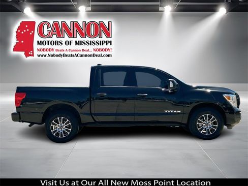 Used 2024 Nissan Titan SV w/ SV Convenience Package image 6
