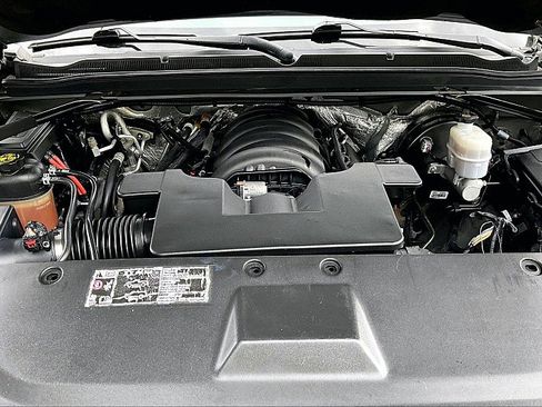 Used 2018 Chevrolet Suburban LT w/ Texas Edition Package image 8