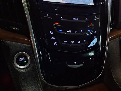 Used 2016 Cadillac Escalade ESV Luxury AWD/4WD image 26
