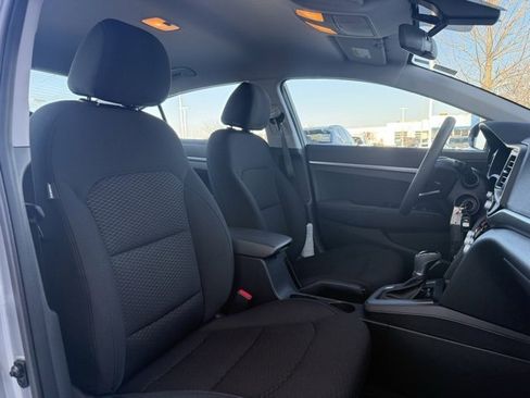 Used 2020 Hyundai Elantra SE w/ Cargo Package (C1) image 13