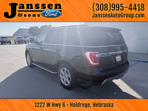 Used 2020 Ford Expedition XLT w/ Equipment Group 202A RWD image 8