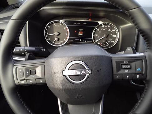 Certified 2025 Nissan Rogue SV FWD image 11