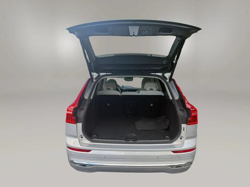 Used 2023 Volvo XC60 B5 Plus FWD image 29