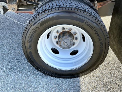 Used 2017 Ford F550 4x4 Crew Cab Super Duty image 23