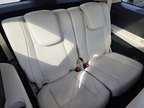 Used 2025 Mercedes-Benz GLS 450 4MATIC image 32