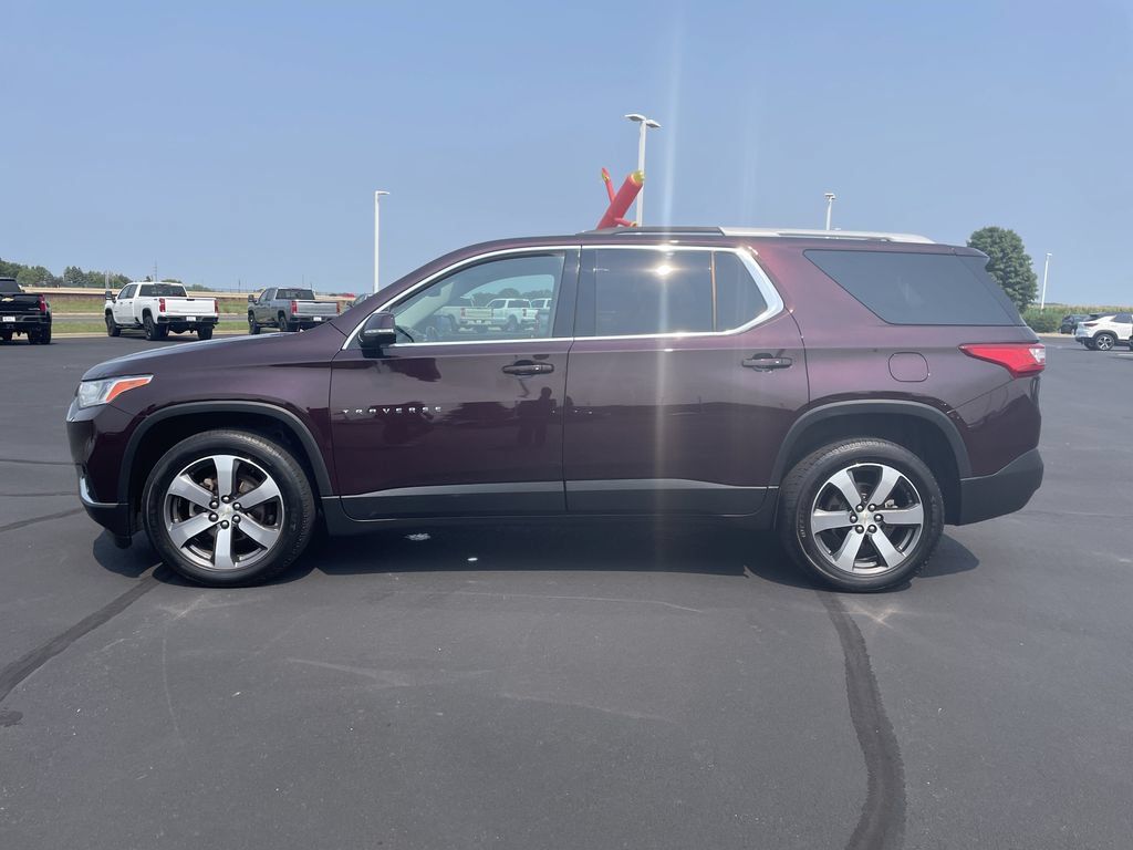 Used 2018 Chevrolet Traverse LT w/ LPO, Cargo Package AWD/4WD image 2