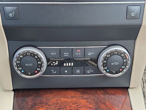 Used 2012 Mercedes-Benz GLK 350 4MATIC image 25