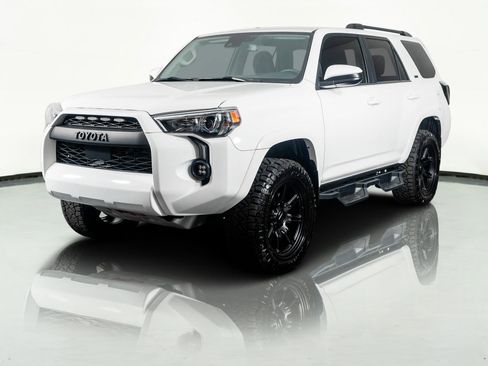 Used 2023 Toyota 4Runner SR5 image 20