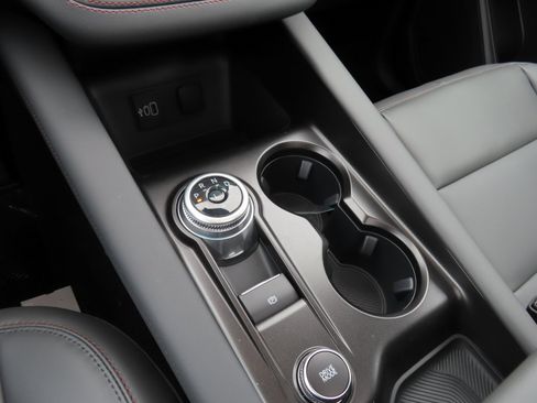 New 2026 Ford Explorer Active image 13