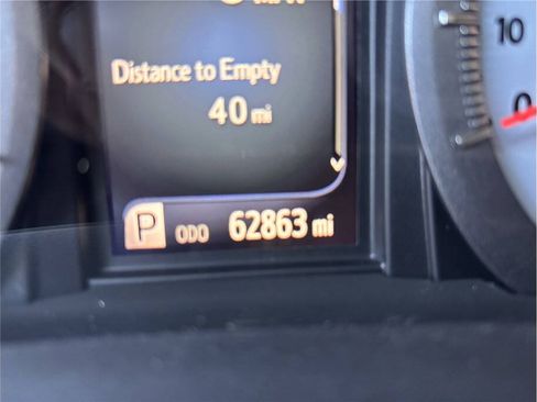 Used 2017 Toyota Sienna SE w/ SE Preferred Package FWD image 10