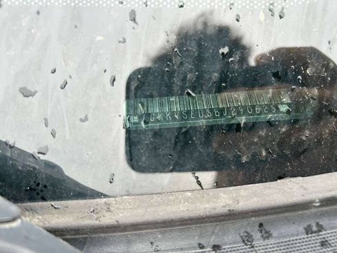 Used 2011 GMC Acadia SLT w/ Technology Package image 19