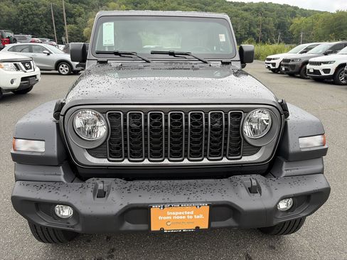 Certified 2026 Jeep Wrangler Sport AWD/4WD image 8